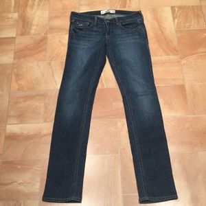 Hollister Women's Medium Wash Blue Straight Leg Skinny Low Waisted Denim Jeans